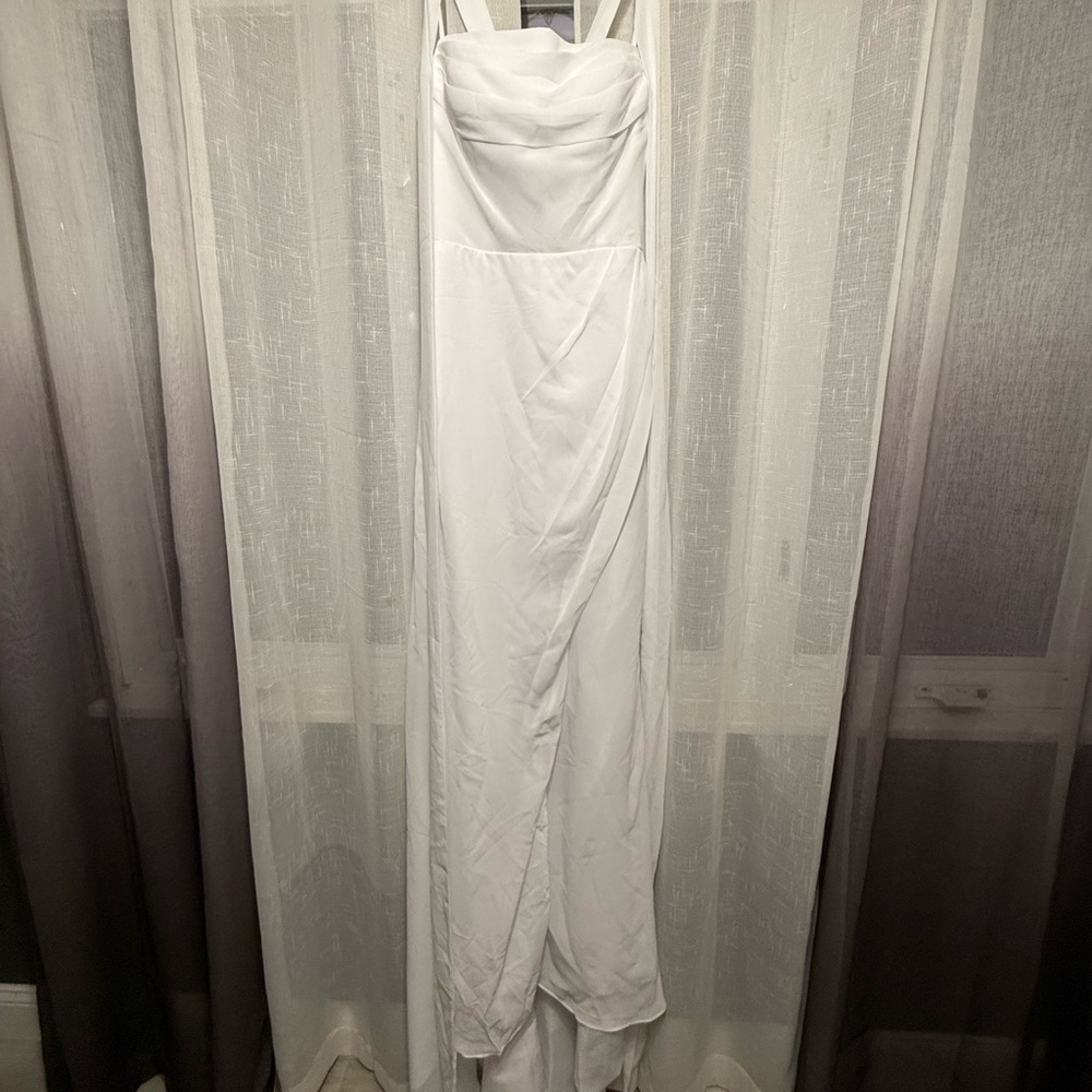 Elegant White Strapless Dress